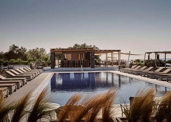 Sea Breeze Santorini Beach Resort, Curio Collection By Hilton Agios Georgios 