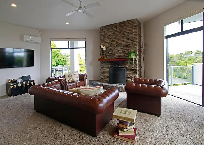 Tahi Lodge - Matakana Coast Snells Beach