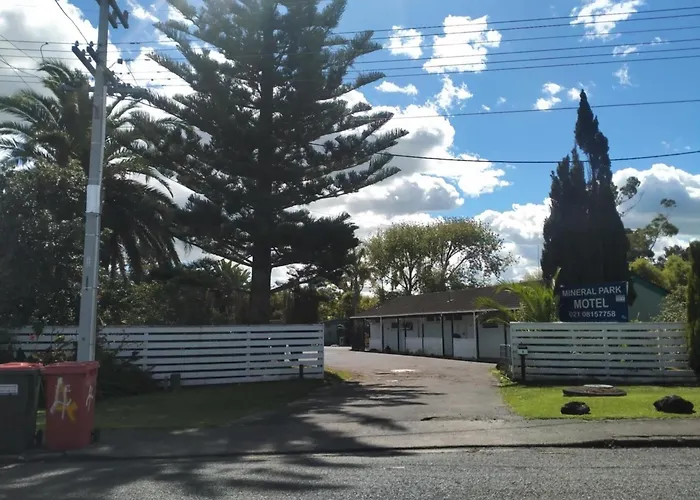 Mineral Park Motel Parakai
