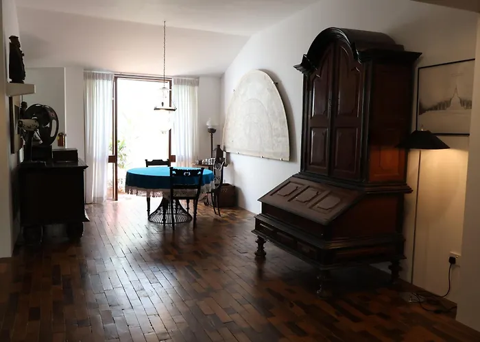 Geoffrey Bawa'S Home Number 11 Colombo