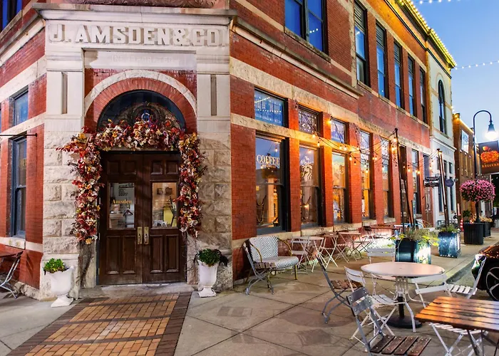 The Woodford Hotel Versailles
