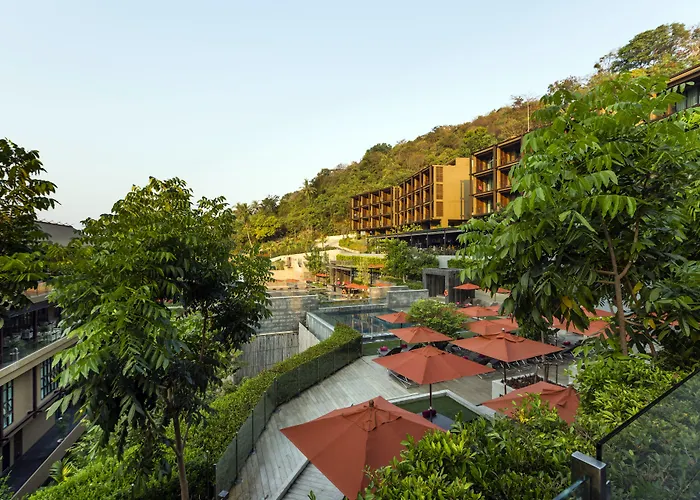 Sunsuri Phuket, Nai Harn Beach