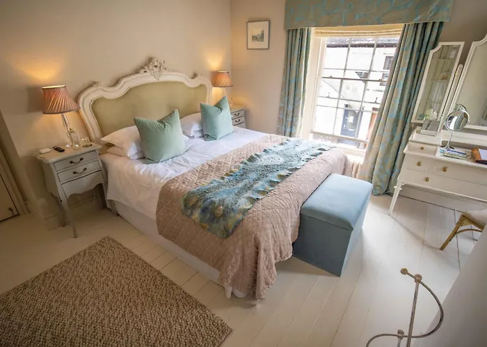 The New White Lion Hotel Llandovery