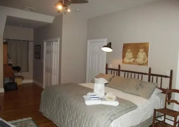 Josephine'S On The Bay Bed And Breakfast Hull