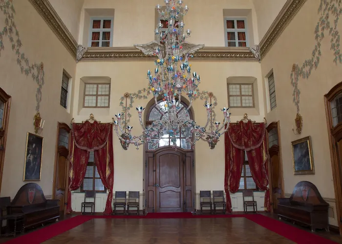 Castello Di Guarene Hotel