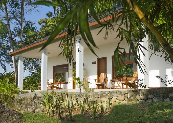 Nanajuana Rio Dulce Hotel
