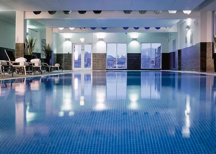 The White House - Off-Site Health Club & Spa 2 Minute Walk Away Bowness-on-Windermere