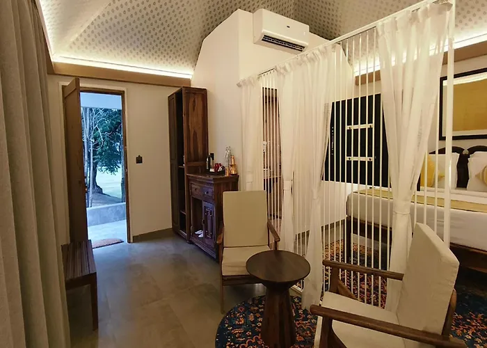 Fort Jadhavgadh -A Gadh Heritage Hotel Sasvad